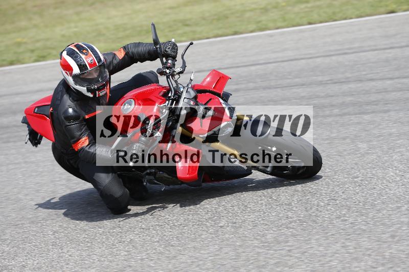 /27 12.06.2025 Ducati Schweiz Trackday Warmup  ADR/gruen-vert/ohne